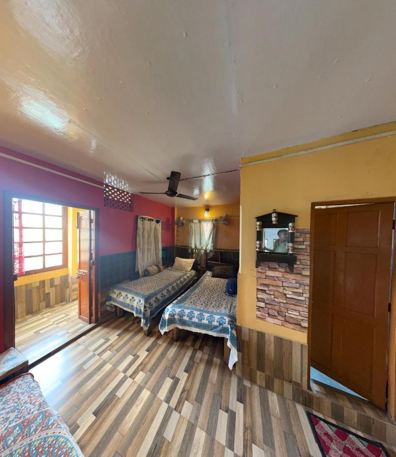 Calcutta Backpackers Appartamento Esterno foto