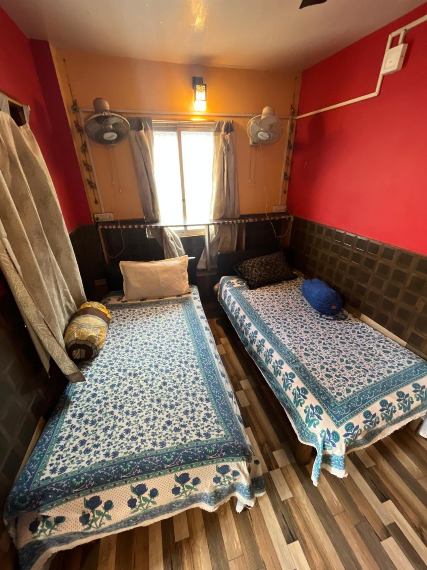 Calcutta Backpackers Appartamento Esterno foto