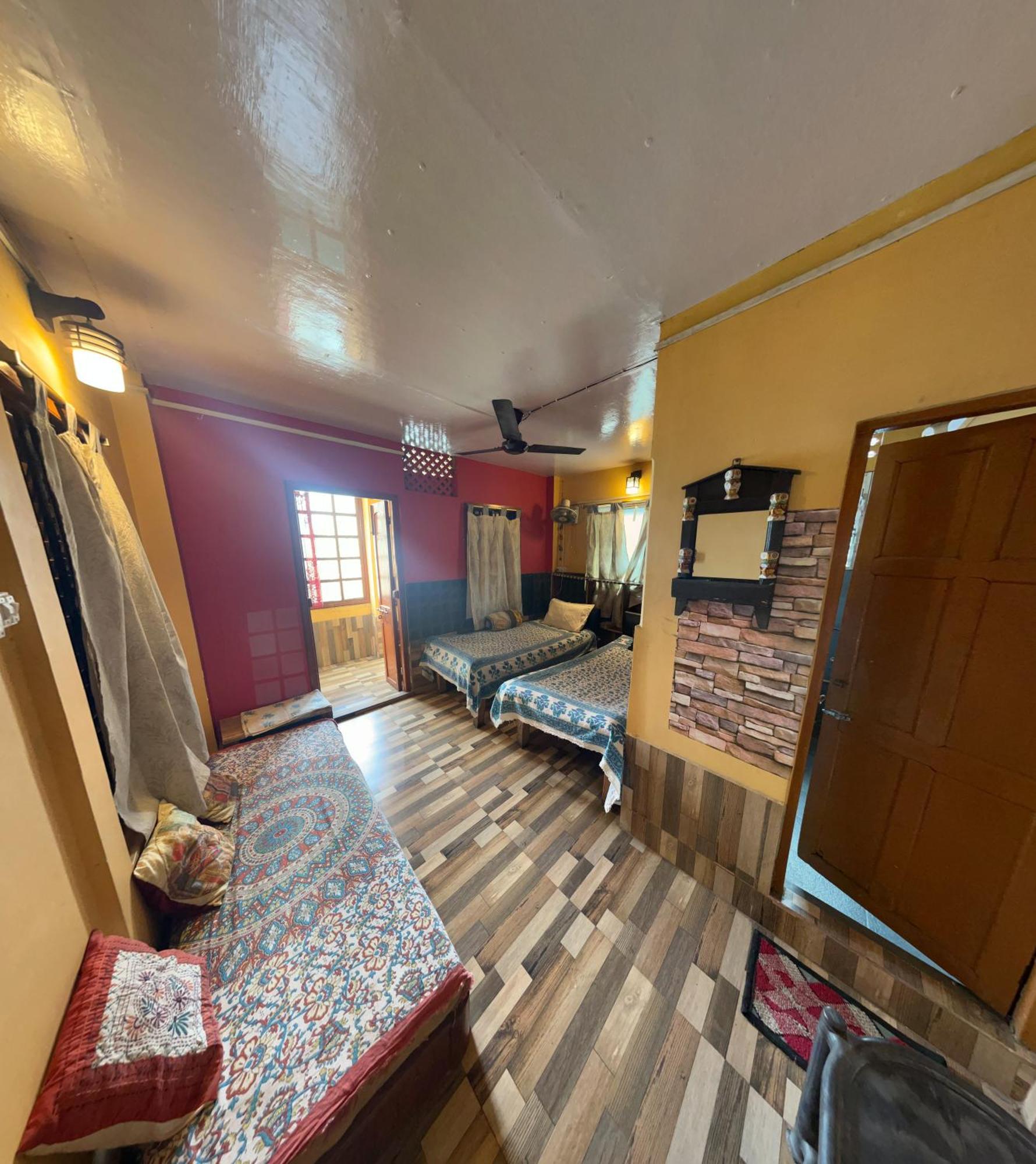 Calcutta Backpackers Appartamento Esterno foto